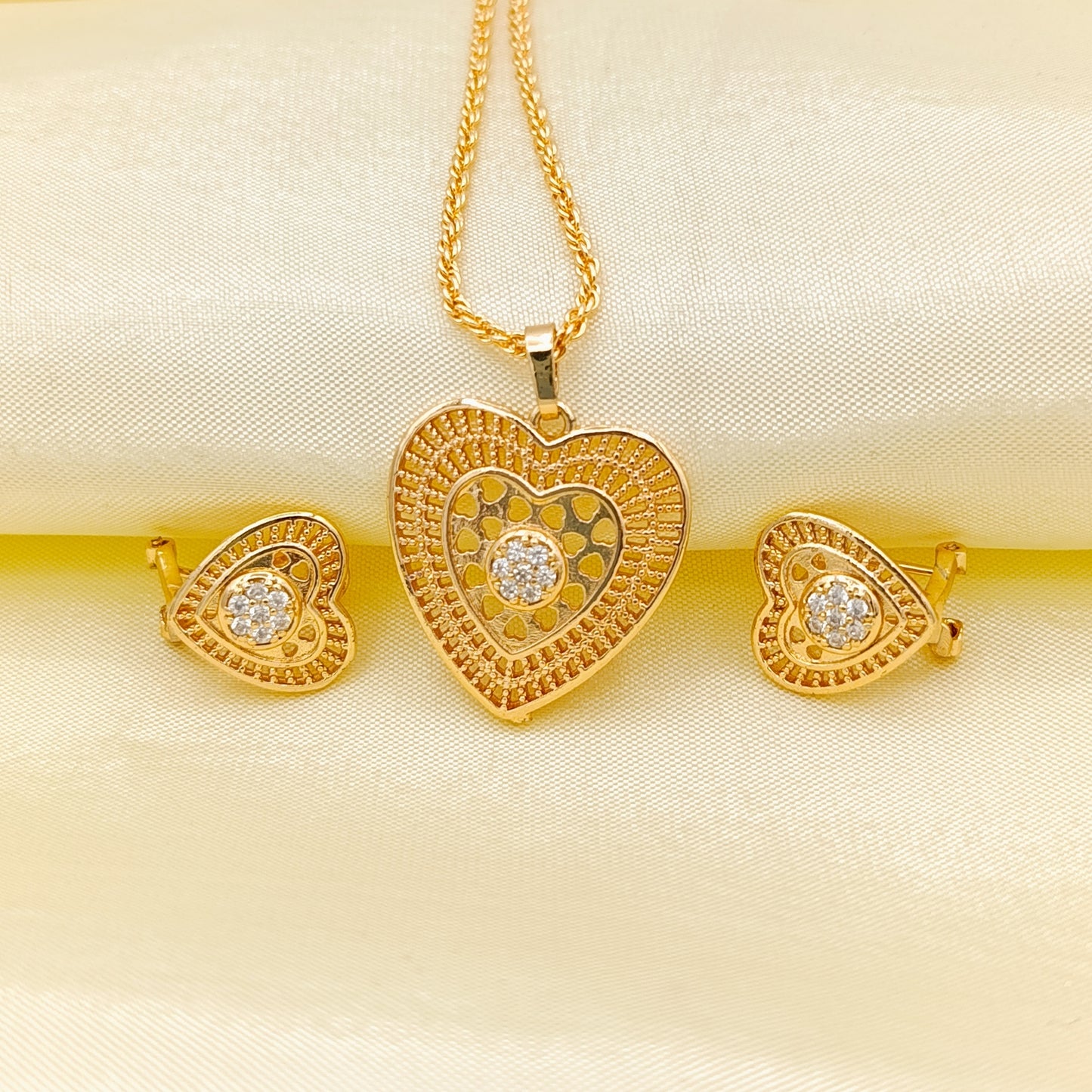 China Gold Zircon Heart Set