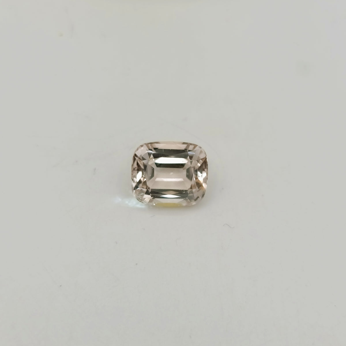 White Topaz (White Pukhraj)