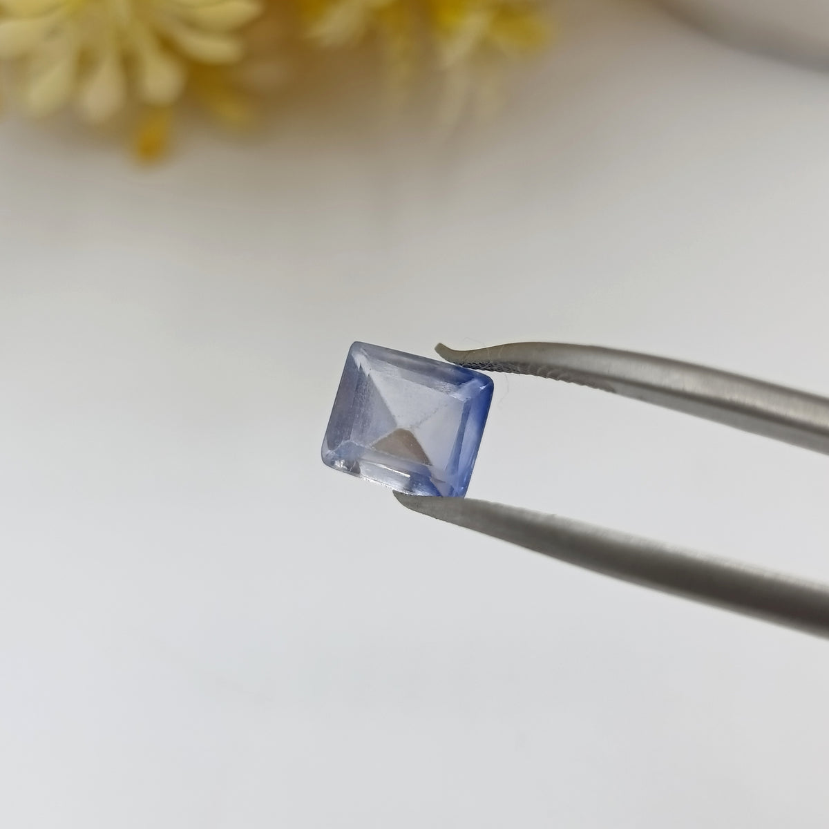 Blue Sapphire - Oval Shape Sri Lanka - 2.60 Carats