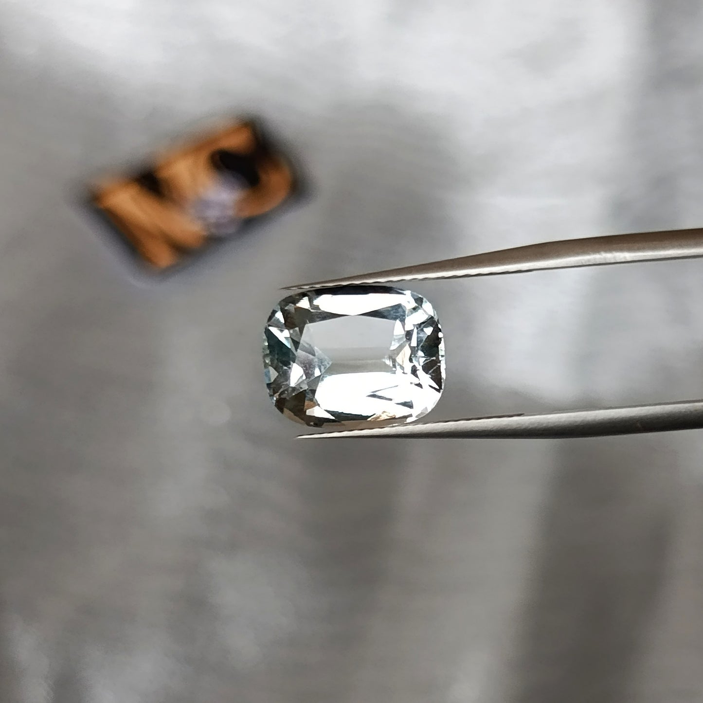 White Topaz (White Pukhraj)