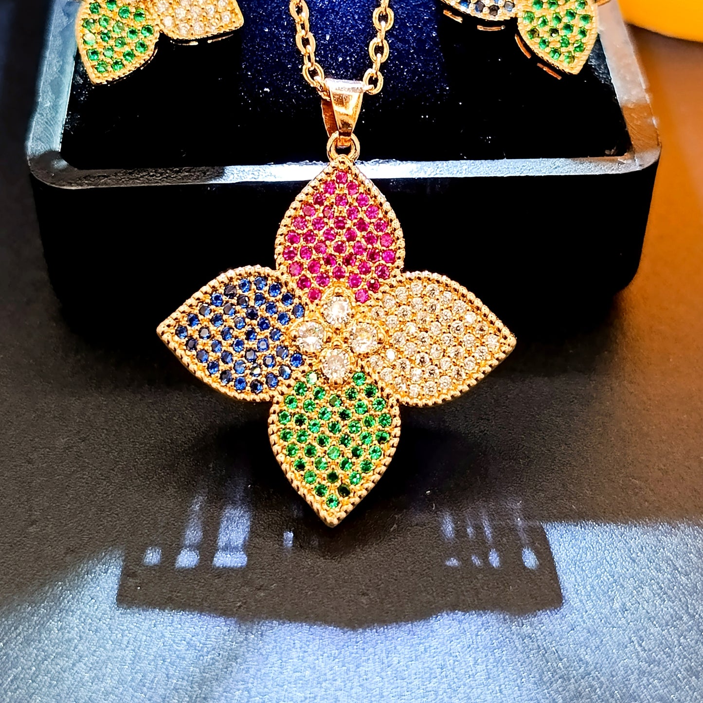 2k Flower Multi Set Locket