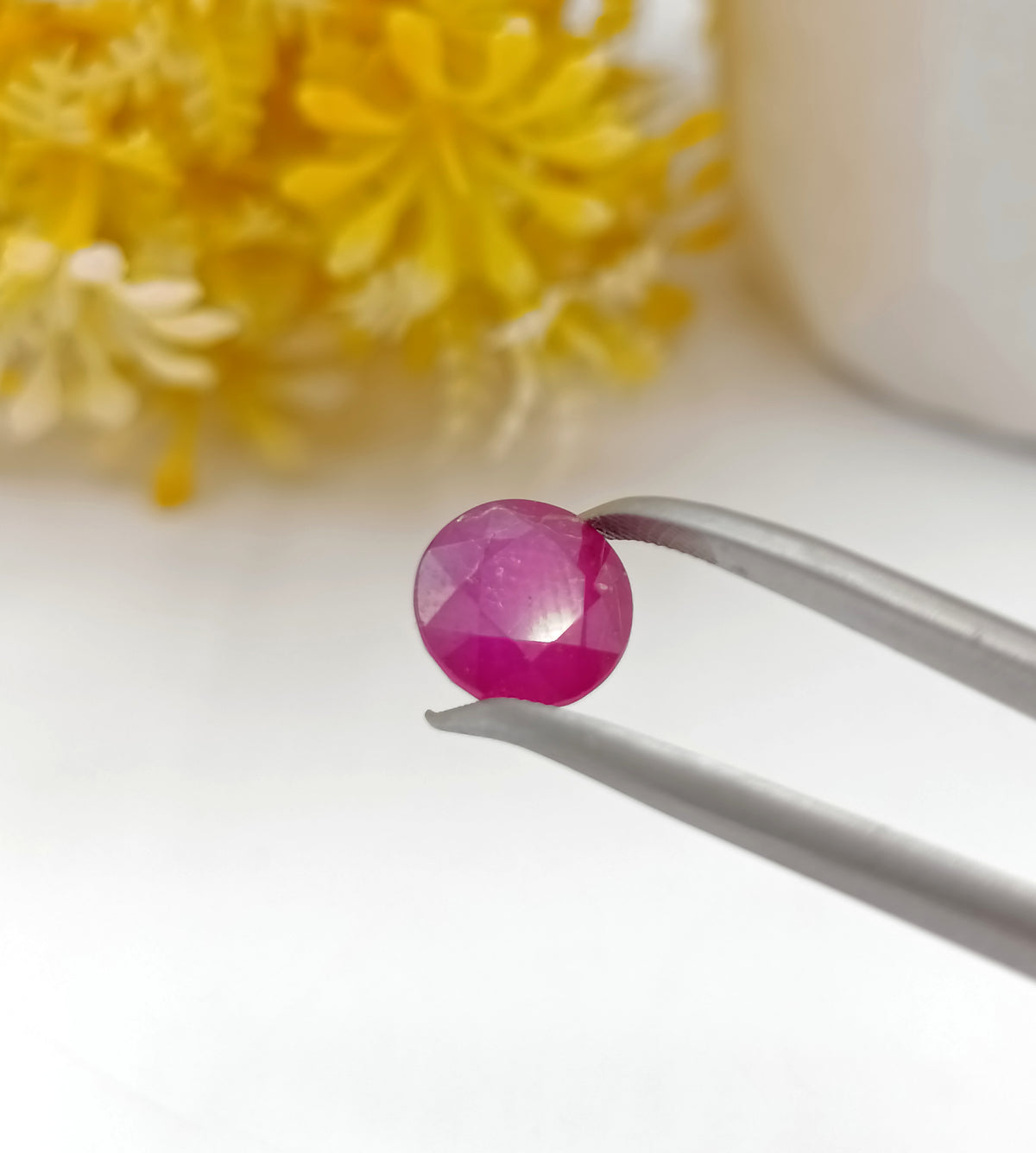 Ruby (Yaqoot) - Thailand Round Diamond Shape - 5 Carats