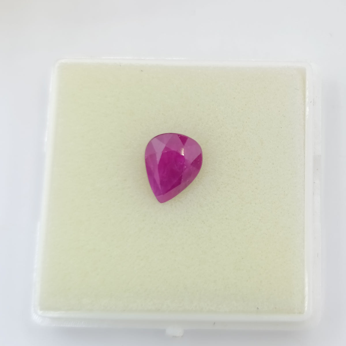 Ruby (Yaqoot) - Afghanistan  Oval Shape - 5 Carats