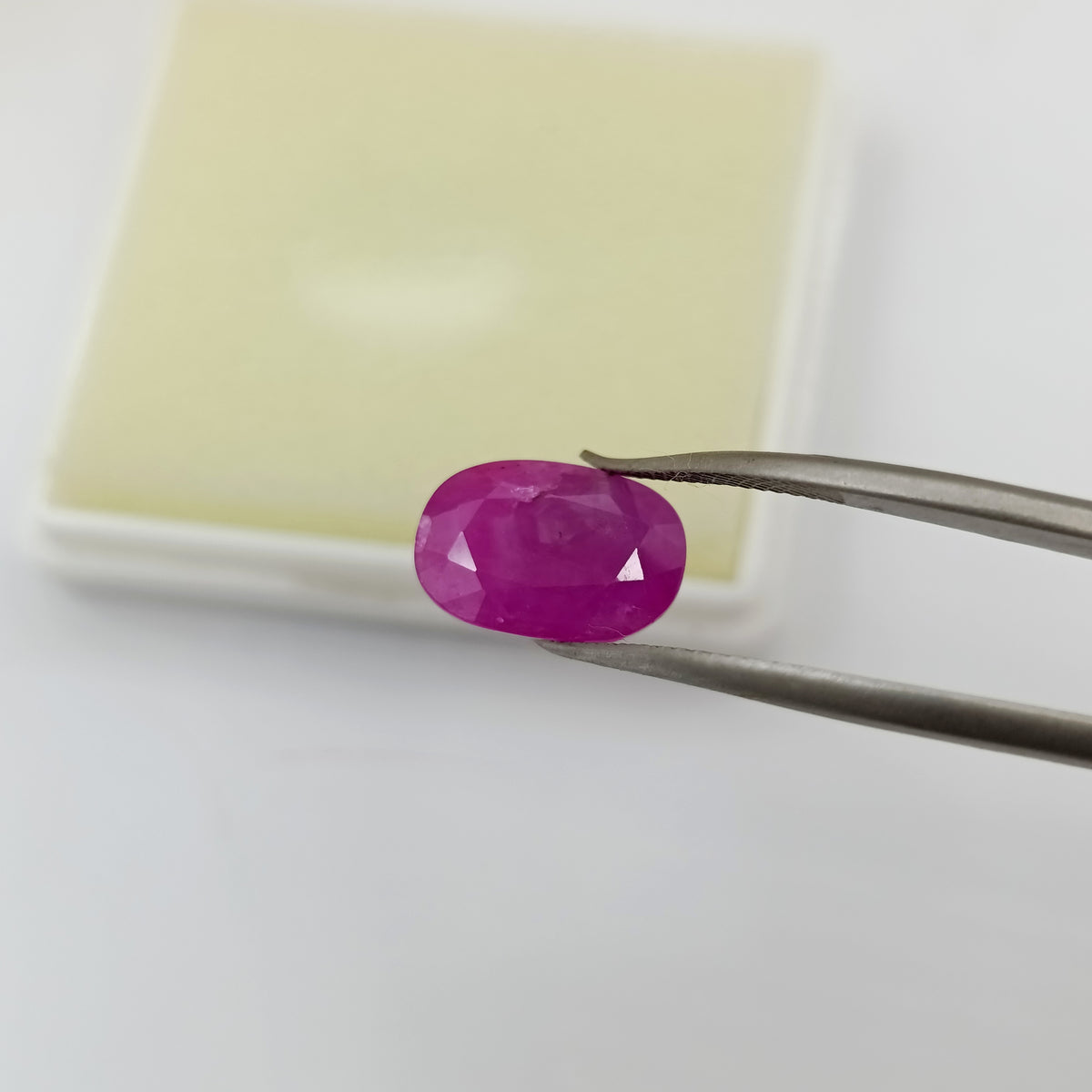 Ruby (Yaqoot) - Thailand Oval Shape - 5 Carats
