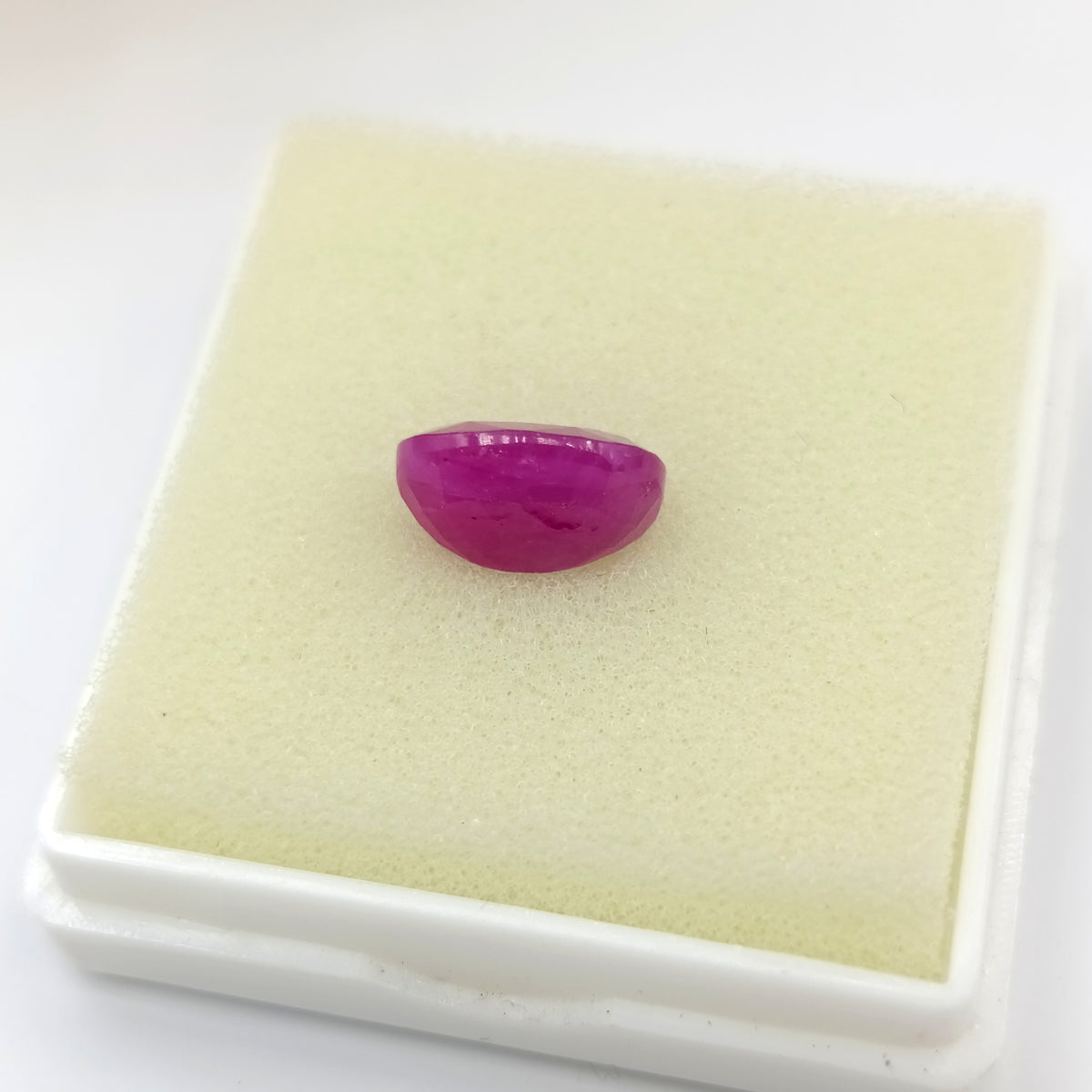 Ruby (Yaqoot) - Thailand Oval Shape - 5 Carats