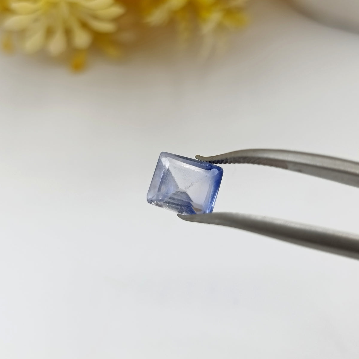 Blue Sapphire - Oval Shape Sri Lanka - 2.60 Carats