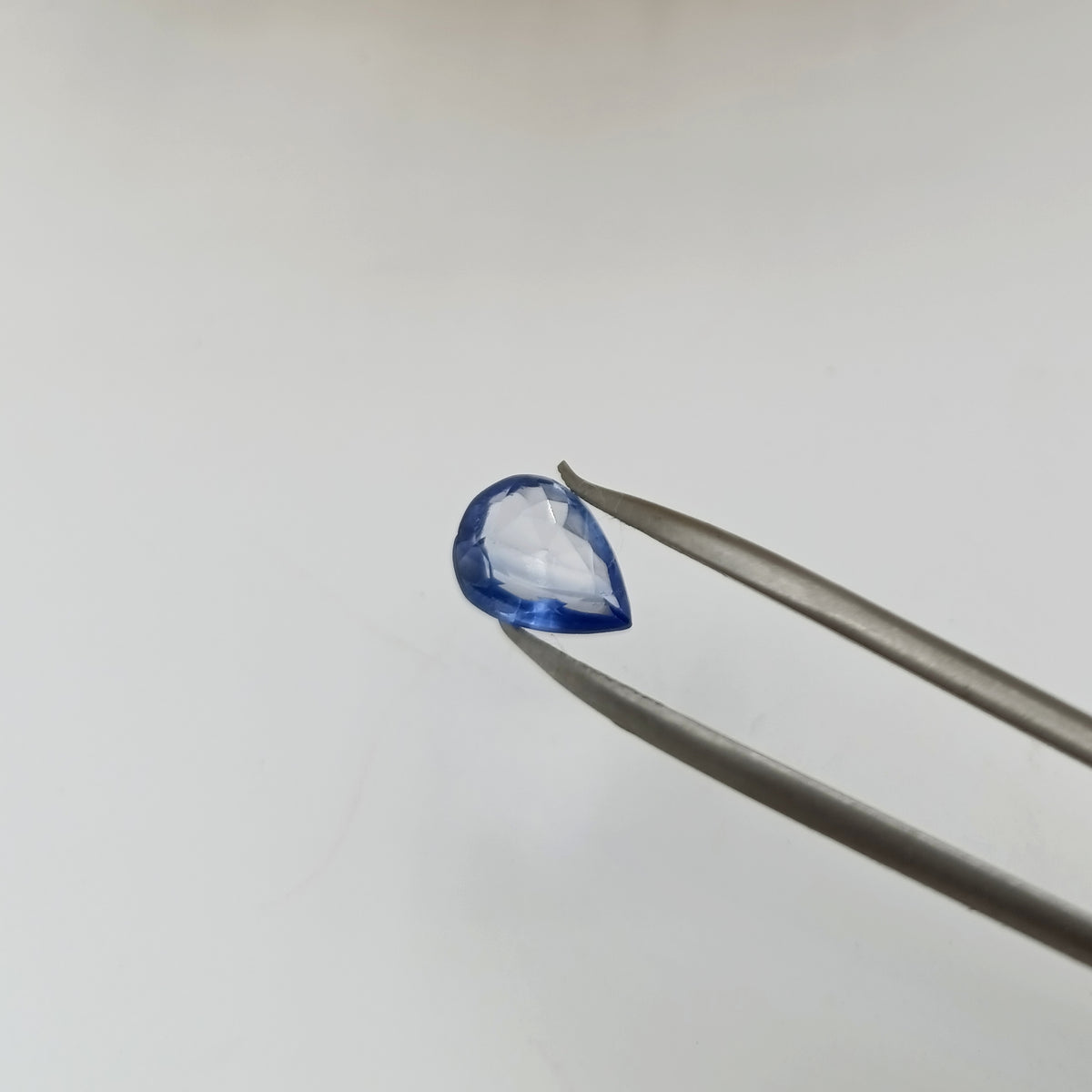 Blue Sapphire - Oval Shape Sri Lanka - 2.10 Carats
