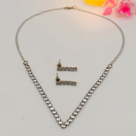 Zircon Diamond Set