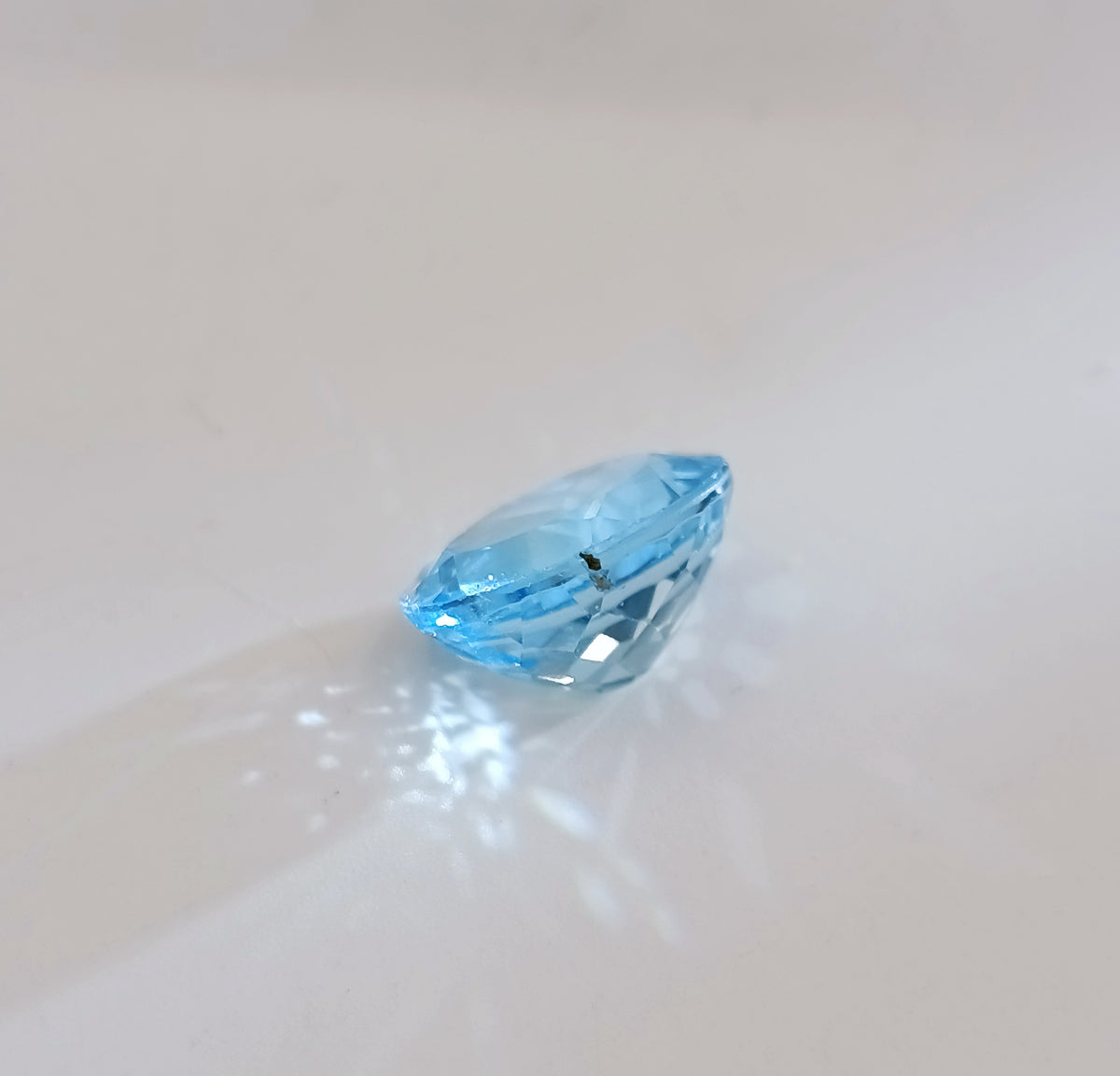 Swiss Topaz - Oval shape - 8.45 Carats
