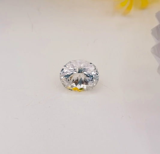 White topaz - 6.10 Carats