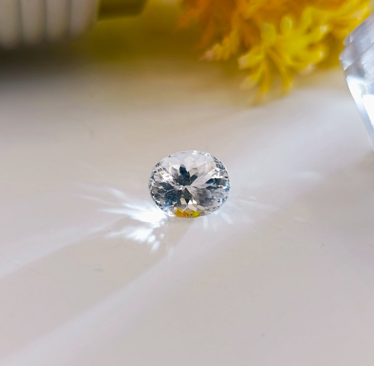 White topaz - 6.10 Carats